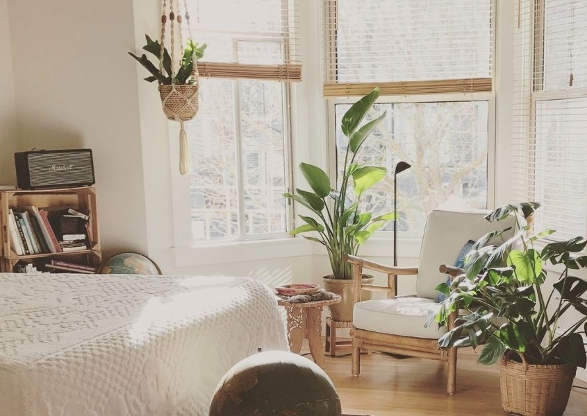 armchair in bay window in bedroom for 6 super stylish ways to decorate a bay window