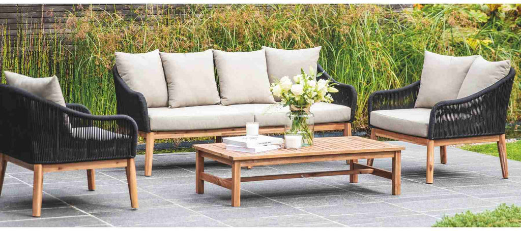 Garden sofa set with wood frame