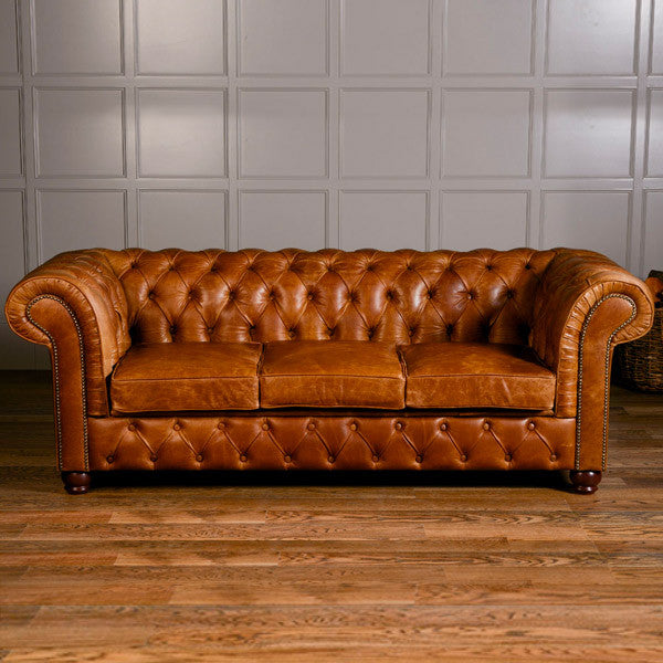 How to easily style your brown sofa - Timberly
