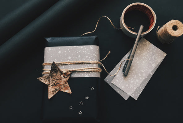 Gift Wrap Idea With Black Paper