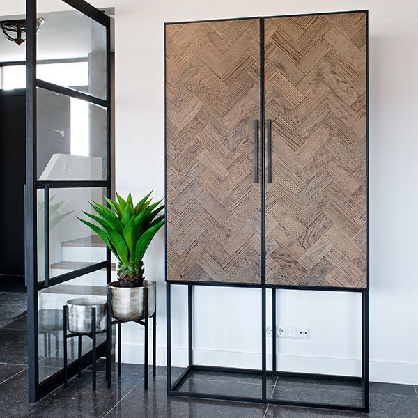 Kingsbridge Oak Drinks Cabinet