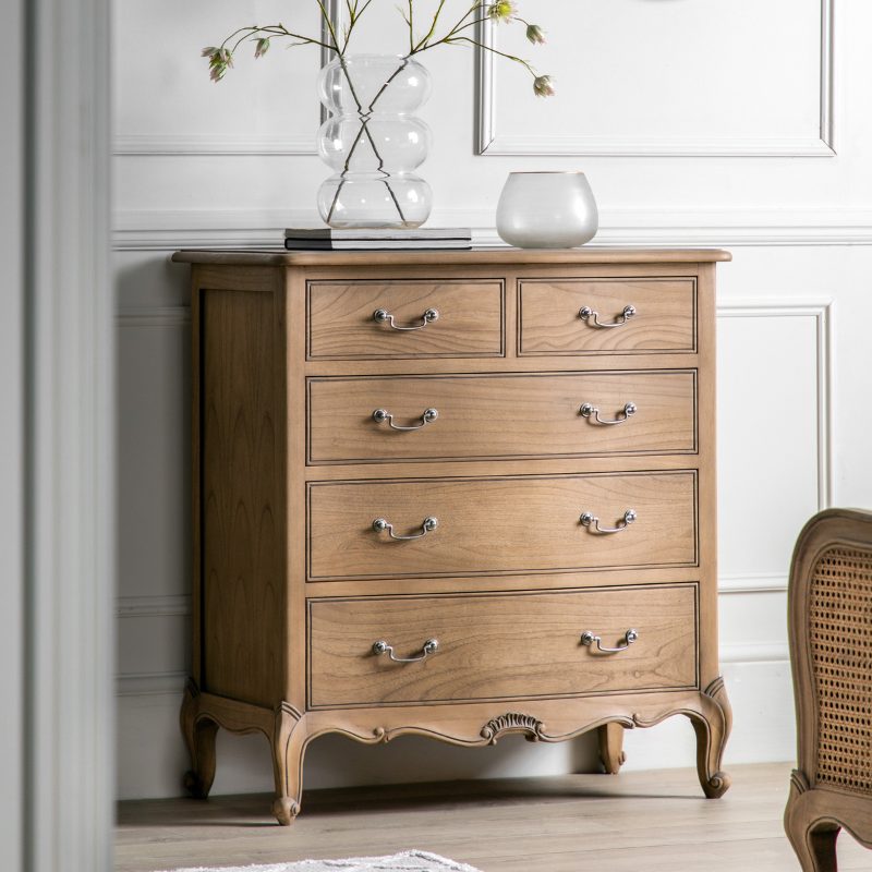 Southleigh-Weathered-Chest-of-Drawers-Lifetstyle_089416e9-6a37-4d51-b1e5-1e64f1c59726