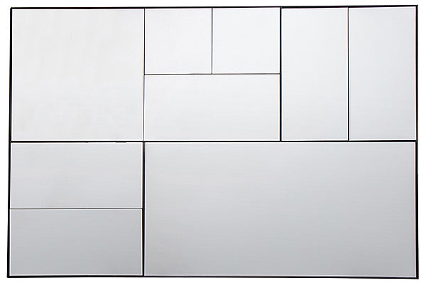 Mirror with asymmetric grids in silver finish