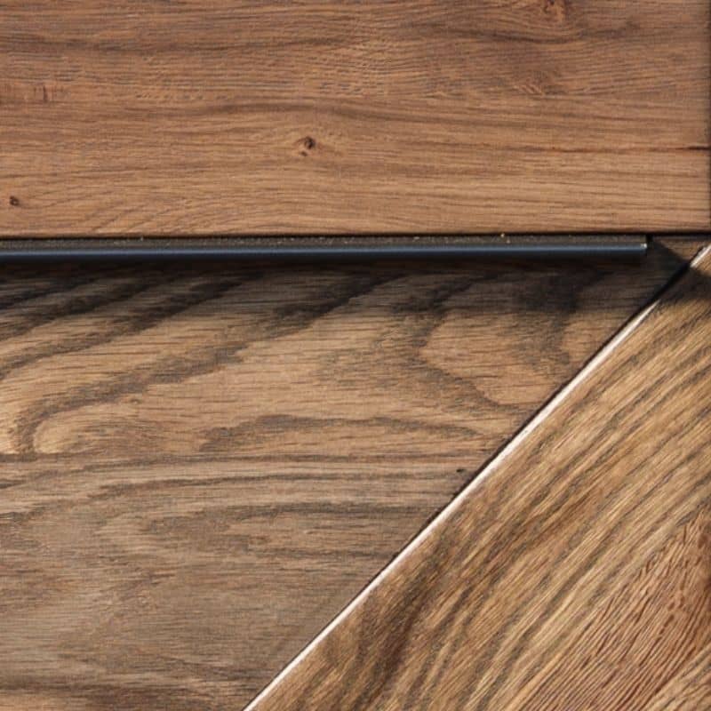 eastwood-rustic-oak-large-sidebaord-close-up-metal-handle-web_a6d54fc8-2a7a-4871-baed-34585ad6b39c