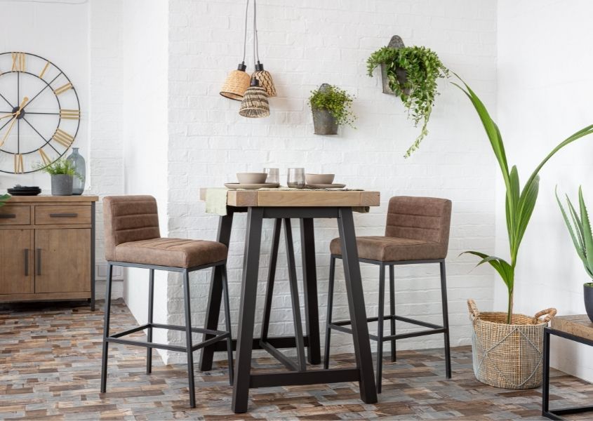 breakfast bar table and stools with back