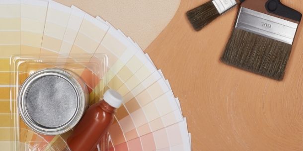 colour wheel and paint brush for how to use the 60-30-10 colour rule blog