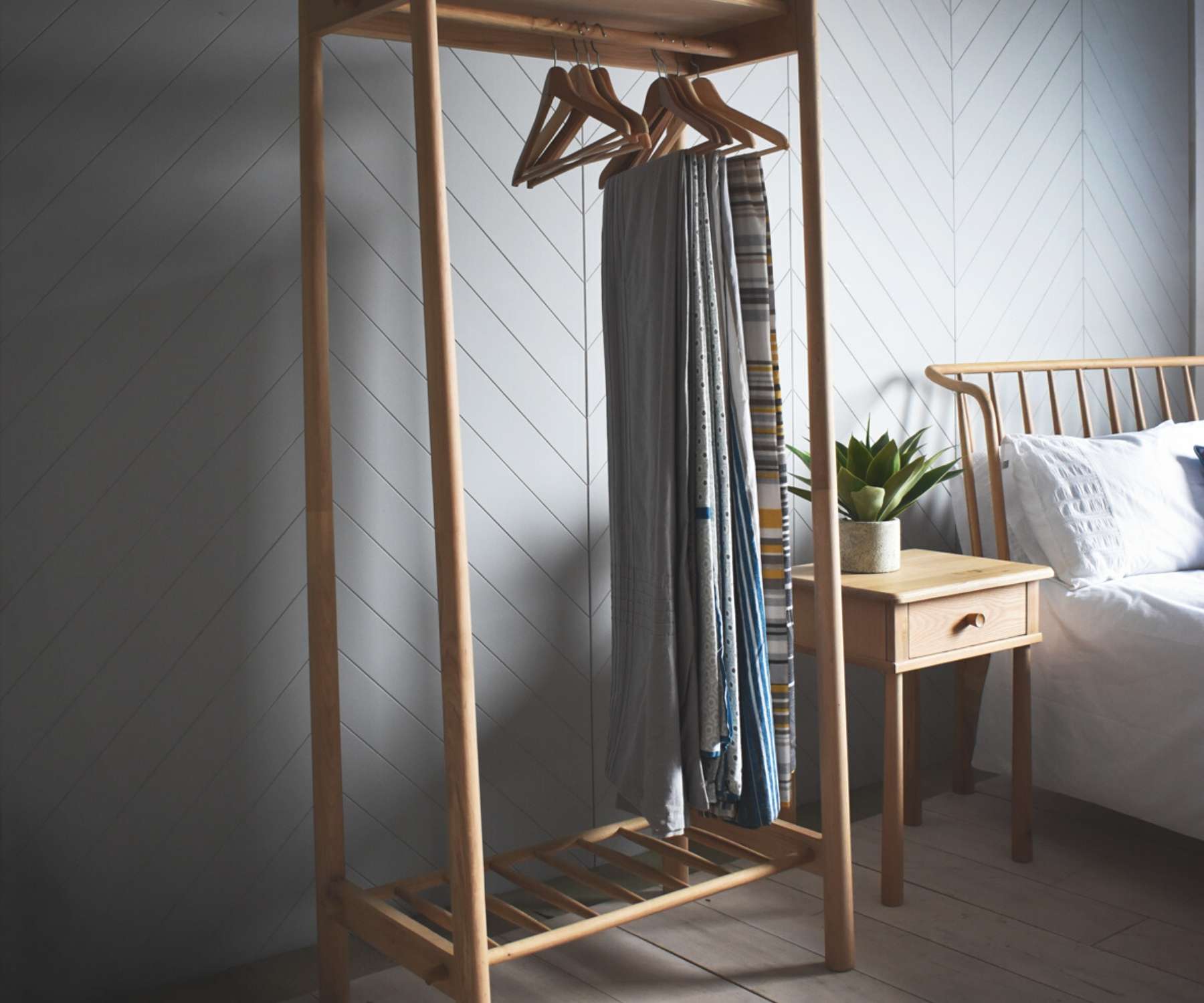 oak open wardrobe with rail and bottom rack