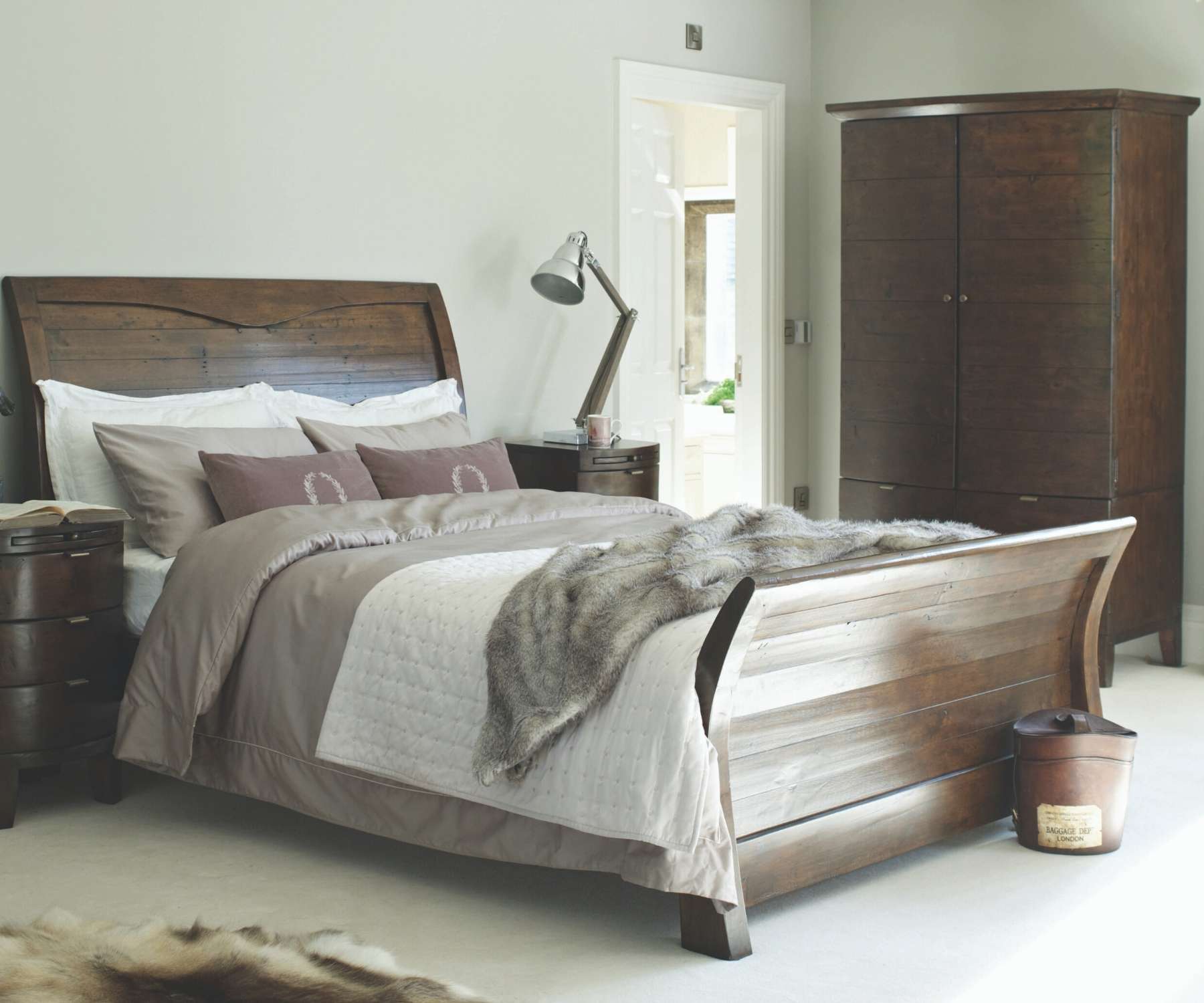 retro dark wardrobe with sleigh bed